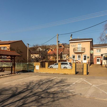 Отель Penzion San Marco - Pod Budama Мутенице Экстерьер фото